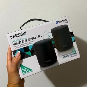Nizoni pairable wireless speakers